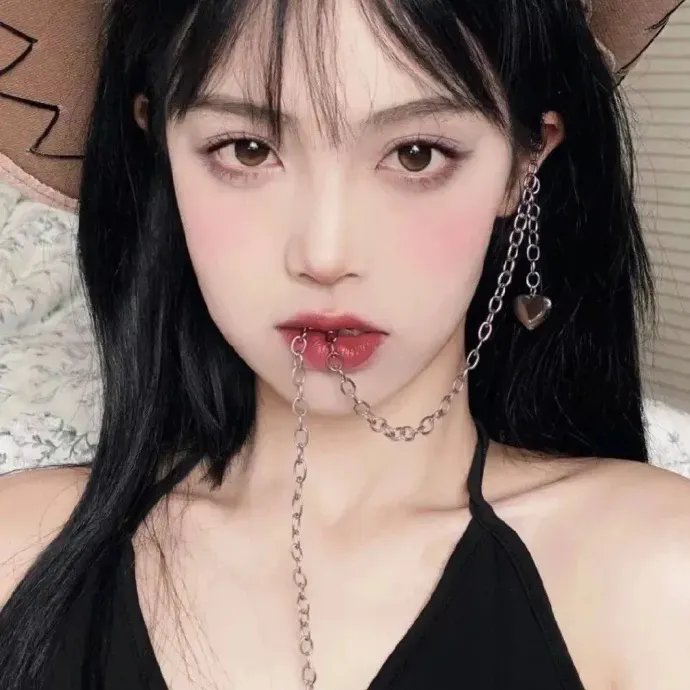 五个相扑的少年